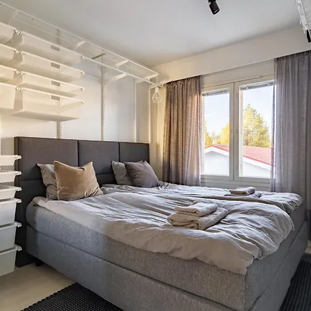 Arctic Riverside With Sauna, Parking, Wi-fi Appartamento